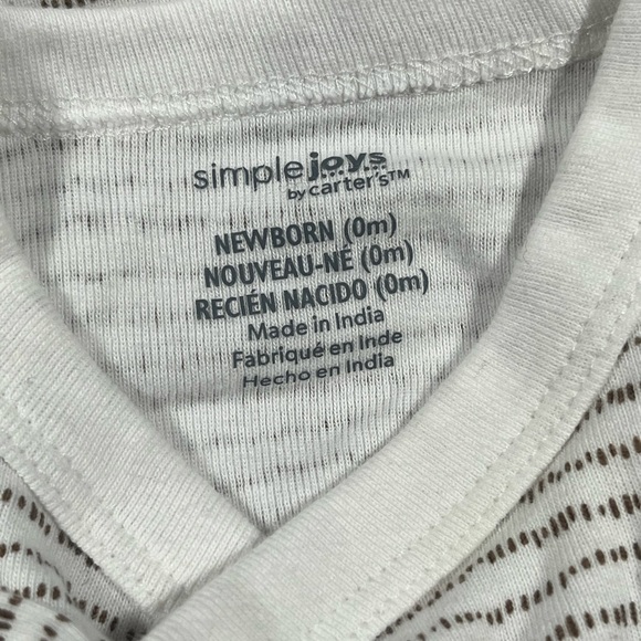 4/$20 Carter’s Newborn White Onesie - Picture 4 of 4